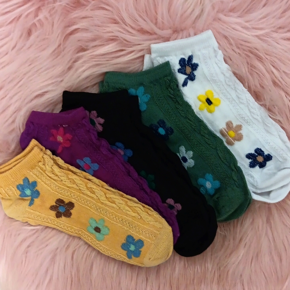 Brand New SHEIN COLORFUL FLORAL SOCK SET-5CT.